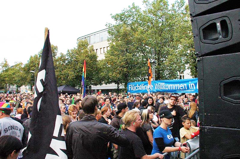 Gegenkundgebung 28.9.2016 auf dem Altmarkt in Oberhausen gegen den Aufmarsch der "Bürger gegen Politikwahnsinn". Nazi-Aufmärsche Foto: ACW