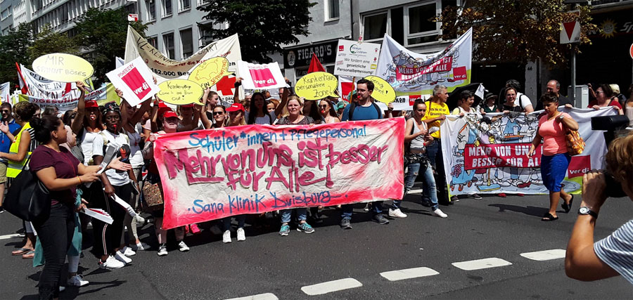 Demo gegen Pflegenotstand am 20. Juni in Düsseldorf. Foto: AvantiO.